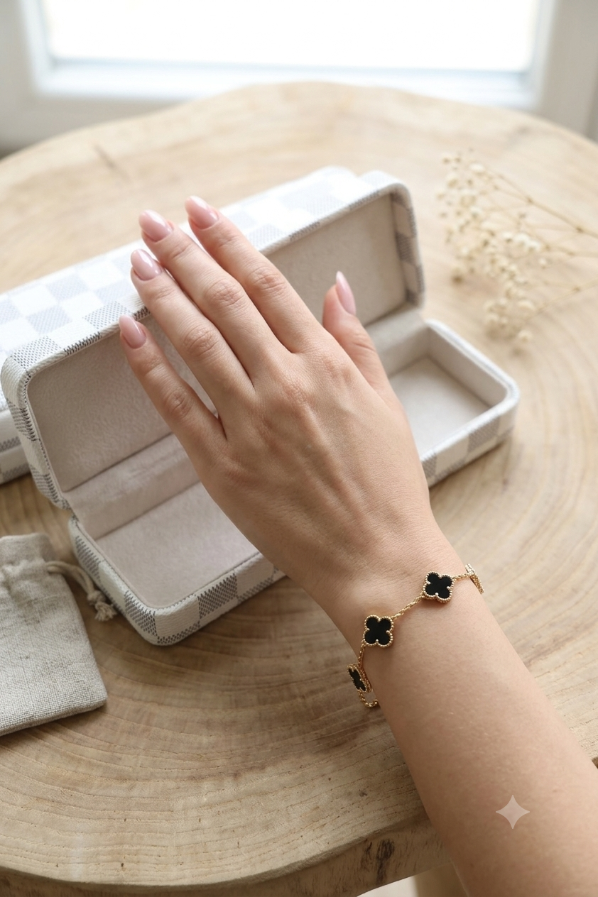 Timeless Elegance Classic Quatrefoil Design.