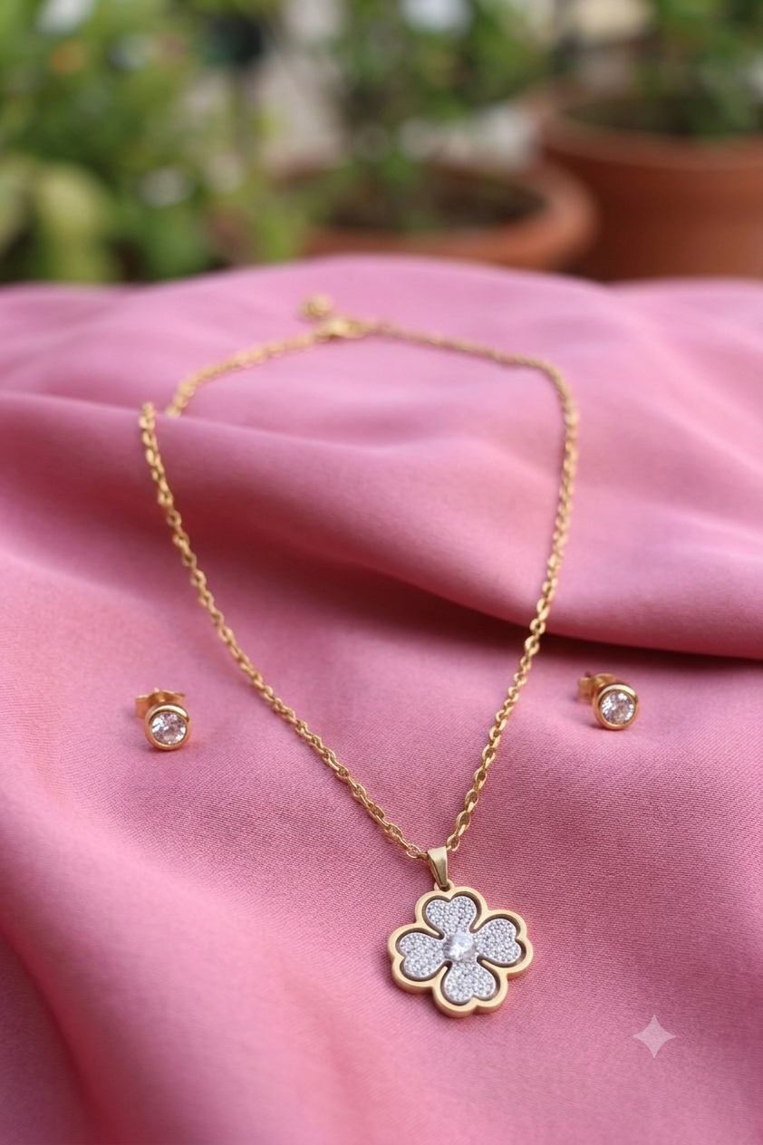 Golden Chain with 3D Silver Stones pendant✨